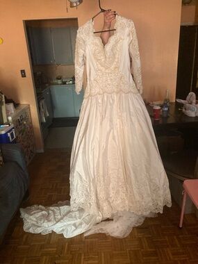Ivory Lace Long Sleeve Wedding Gown with Train